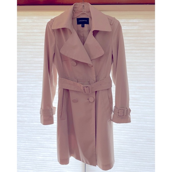 London Fog Raincoat, Cream, Size Petite Small. - Picture 4 of 5